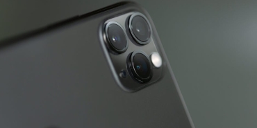 iPhone-19-Pro-Icin-Dort-Kenari-Kavisli-Ekran-Iddiasi-featured