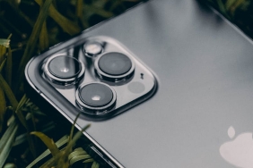 iPhone-20-Konsepti-Ortaya-Cikti-Sifir-Cerceve-Butonsuz-Yapi-featured