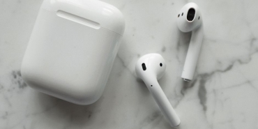 Apple8217dan-Yeni-Bir-Hamle-Kamerali-AirPods-20258217te-Yolda-featured