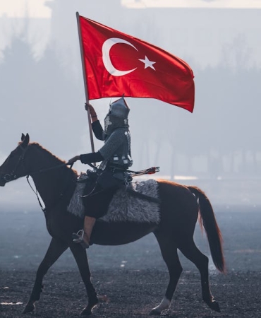 Yeni-God-of-War-Oyunu-Dedikodulari-Kratos-Bayragi-Devrediyor-Mu-featured