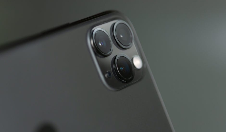 iPhone-Ultra-ve-iPhone-18-Serisi-Ekran-Farklari-Ortaya-Cikti-featured