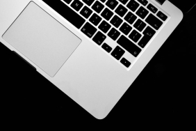 Apple8217dan-Tarihi-Adim-Dokunmatik-Ekranli-MacBook-20258217te-Geliyor-featured