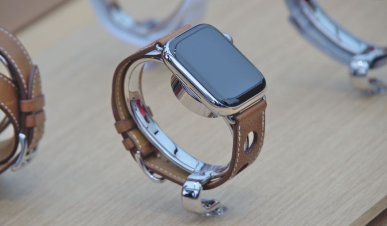 Apple-Watch-Icin-watchOS-27-Yayinlandi-Daha-Akilli-Siri-ve-Yeni-Kadranlar-featured