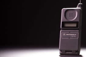 Motorola8217dan-Apple8217a-Yanit-Yeni-Katlanabilir-Razr-50-Ultra-Geliyor-featured
